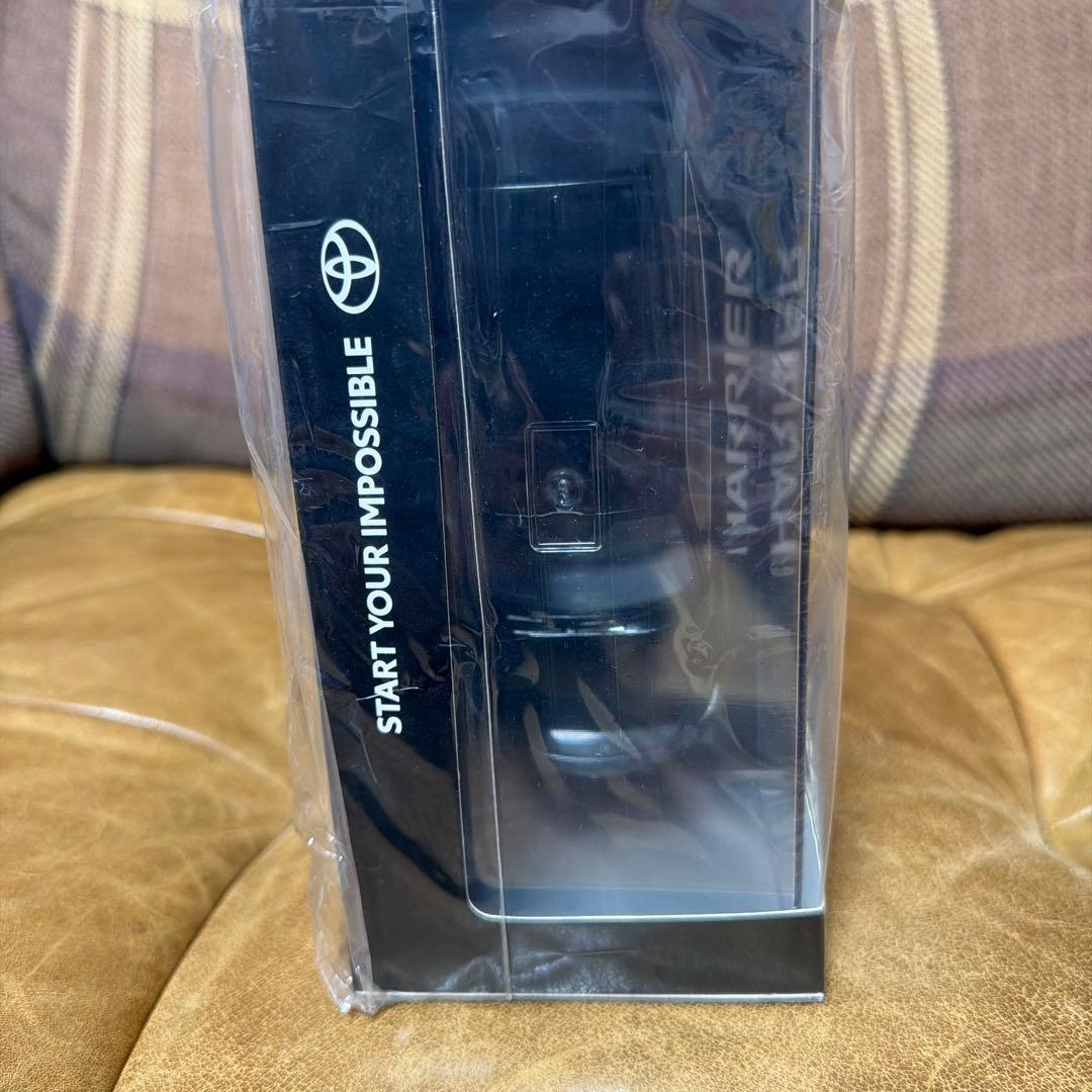 非売品　トヨタ ハリアー80 ミニカー　未開封　1/30スケール　ブラック