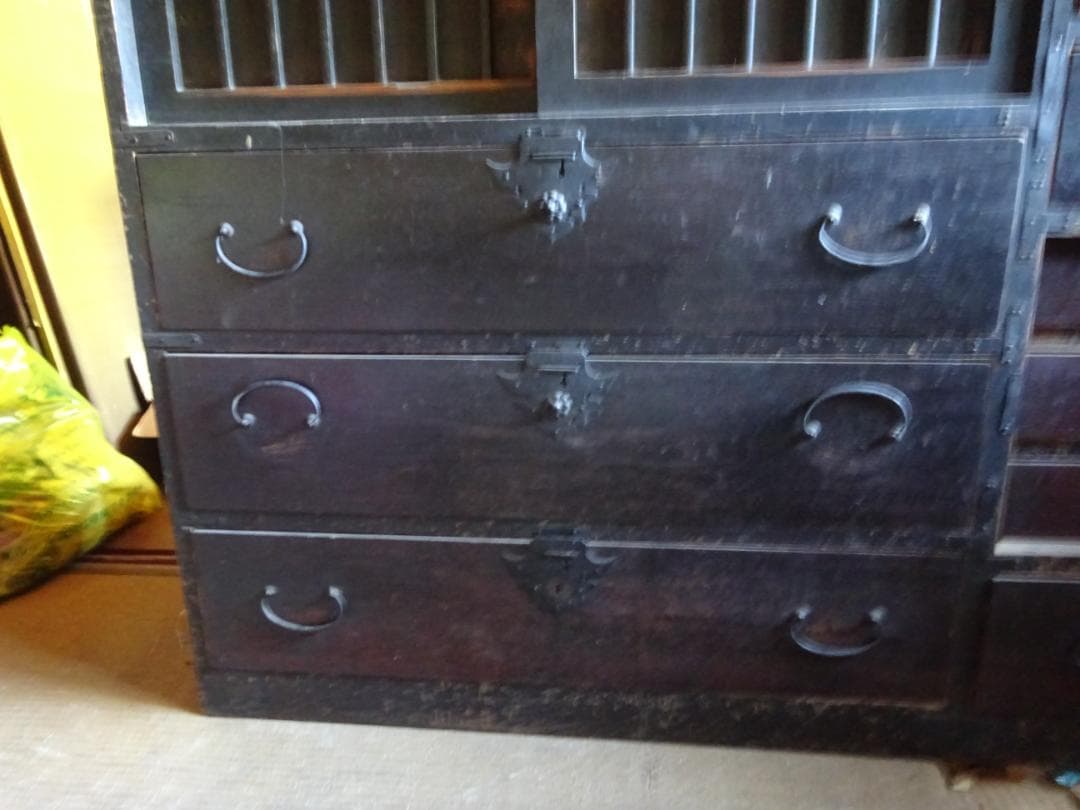 ★最終値　黒箪笥　チェスト　古民家蔵出　骨董　アンティーク　レトロ　古い　古民具
