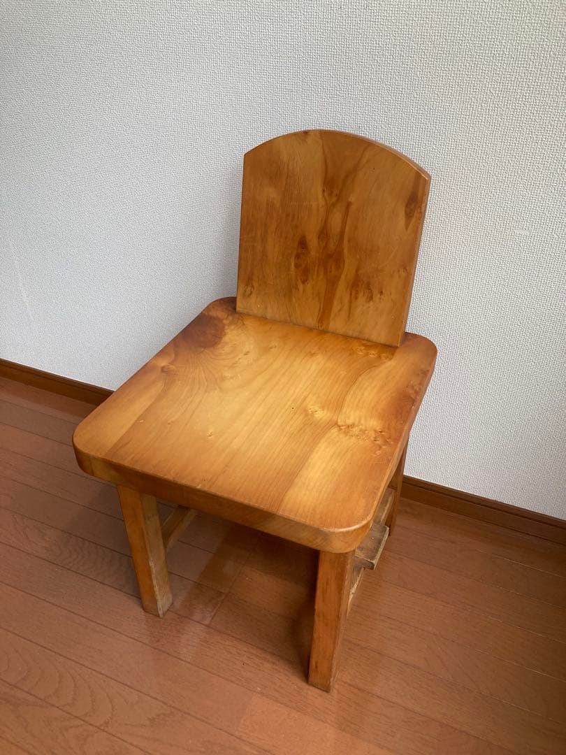 一枚板の椅子
