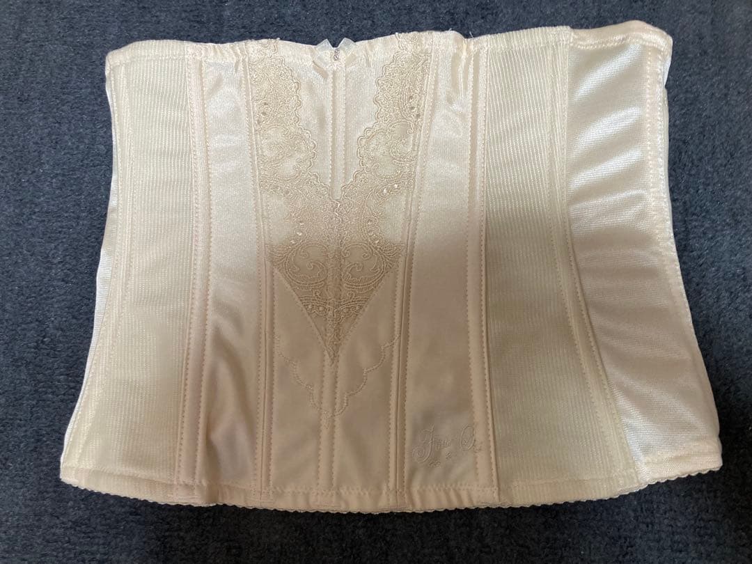 フォーシスアンドカンパニー　ブライダルインナーE70