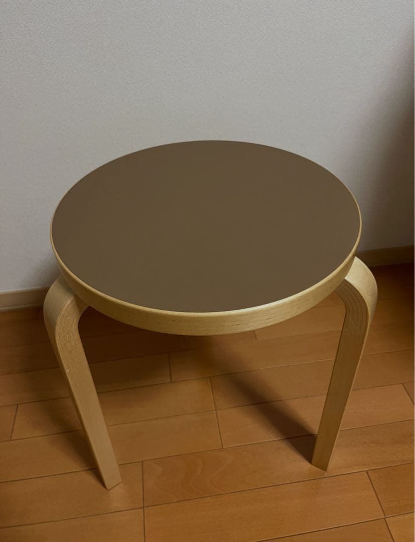 廃番カラー　アルテック　artek MOCHA 08 円形スツール