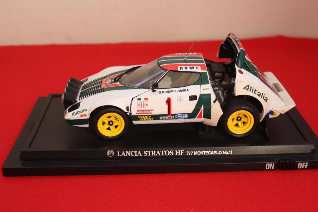 ミニカー 1/18 WRC ランチア・ストラトス(ライト点灯モデル)