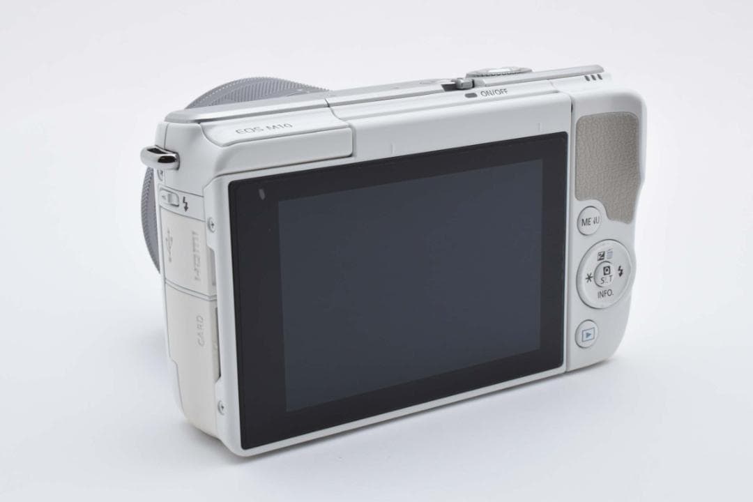 ■ 美品 ■ キャノン　Canon EOS M10 ホワイト レンズ付き