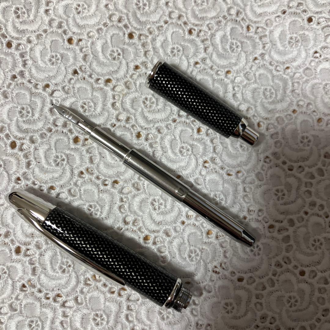 万年筆　キャップレス絣　ブラック　B（太字）