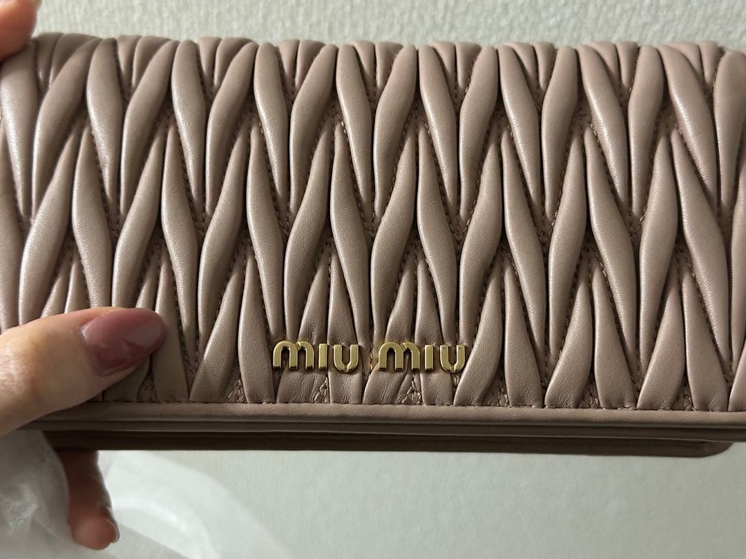 miumiu マテラッセ　ミニバッグ