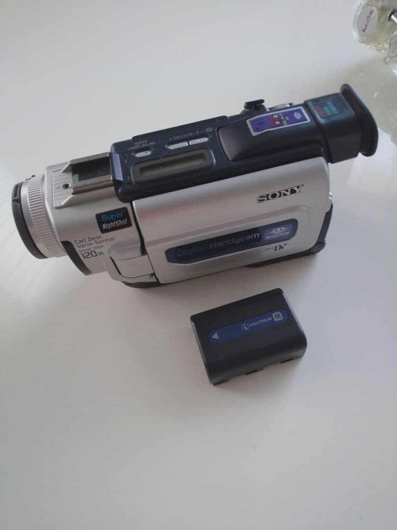 SONY デジタルハンディカム DCR-TRV17K 本体 三脚付き
