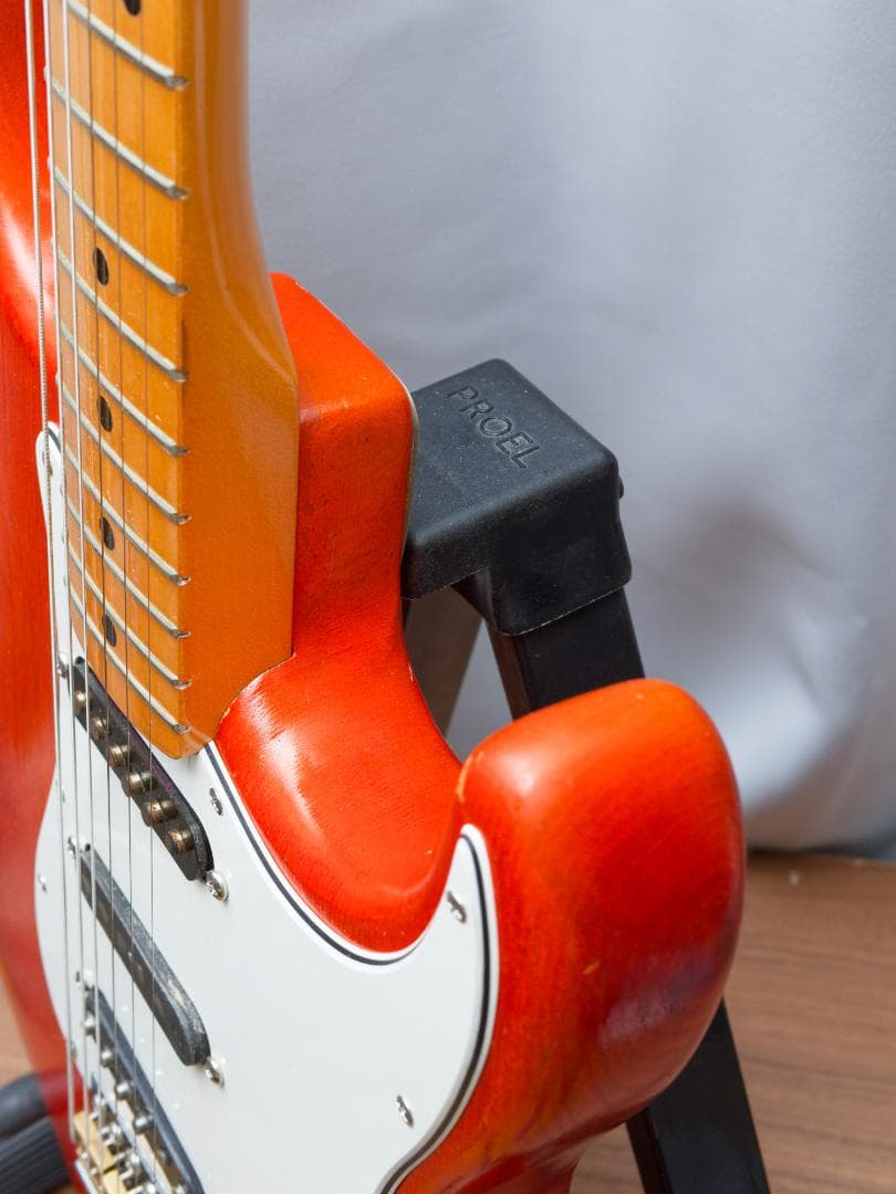 フェルナンデス ストラトキャスターモデル 石ロゴ期　セイモアピックアップ搭載