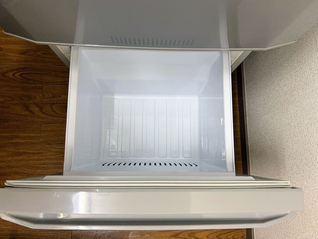 三菱　冷蔵庫　シルバー（MR-P15Z-S1）