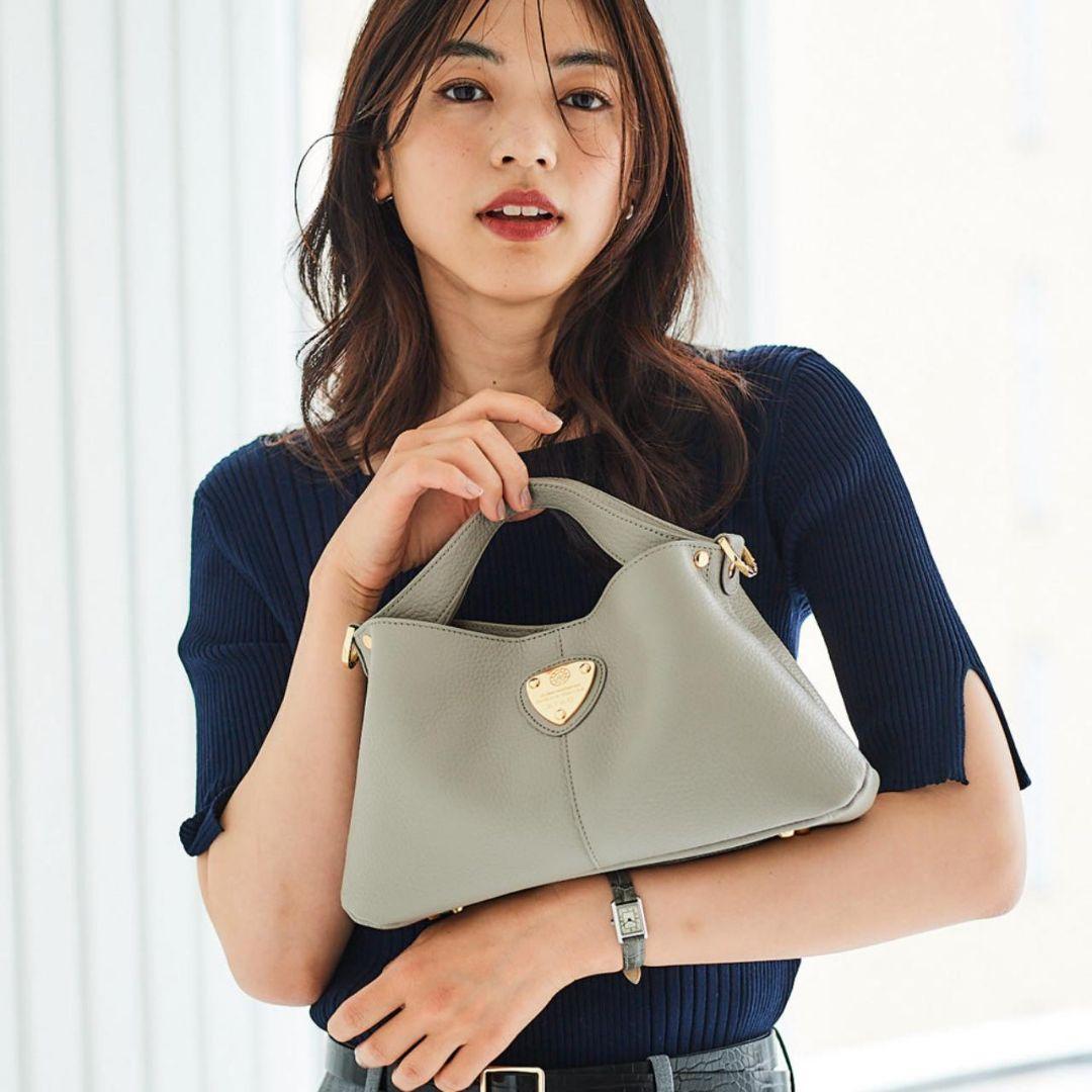 【美品】ATAO　❤️chivy+(チヴィプラス)❤️　グレージュ