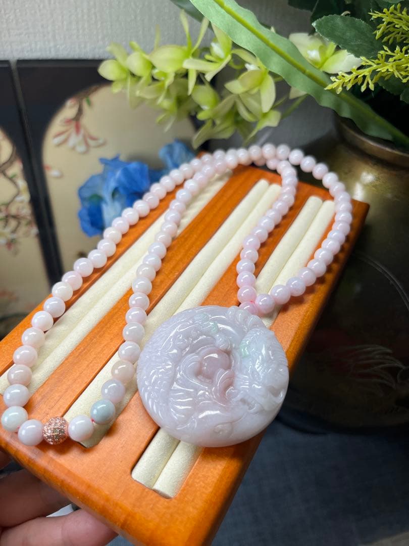 限定１点‼️ミャンマー産A貨翡翠　珍しい桃花ピンク色【龍飛鳳舞】鑑定書付き