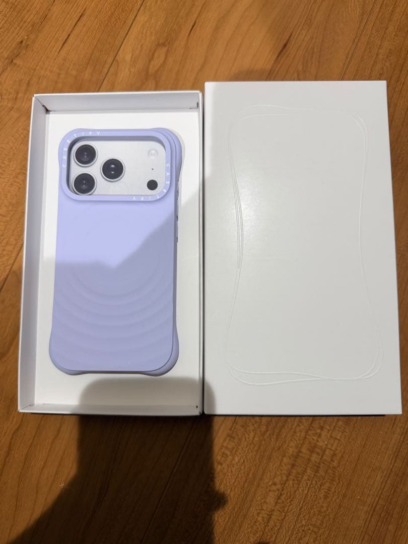 CASETiFY iPhone17Pro ウェーブシリコン ニチニチソウ