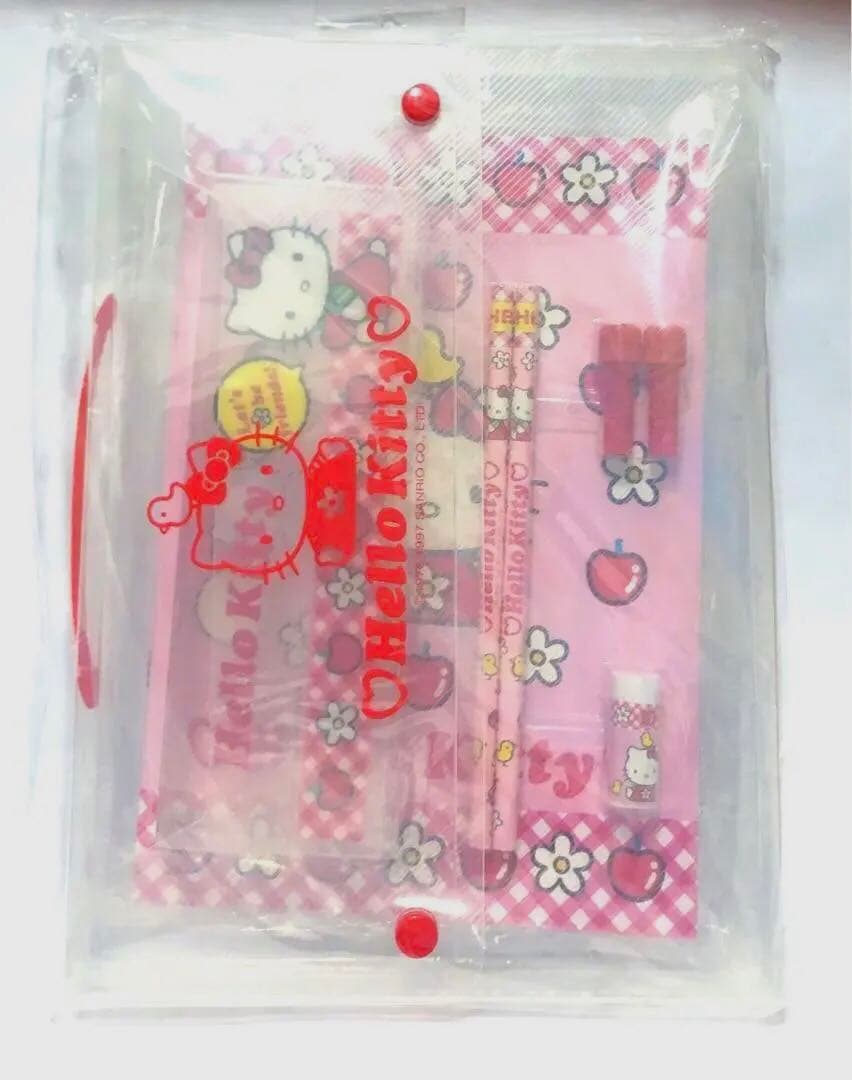 サンリオ　ハローキティ♡1997 　レア　キティちゃん　ケース入り文房具セット