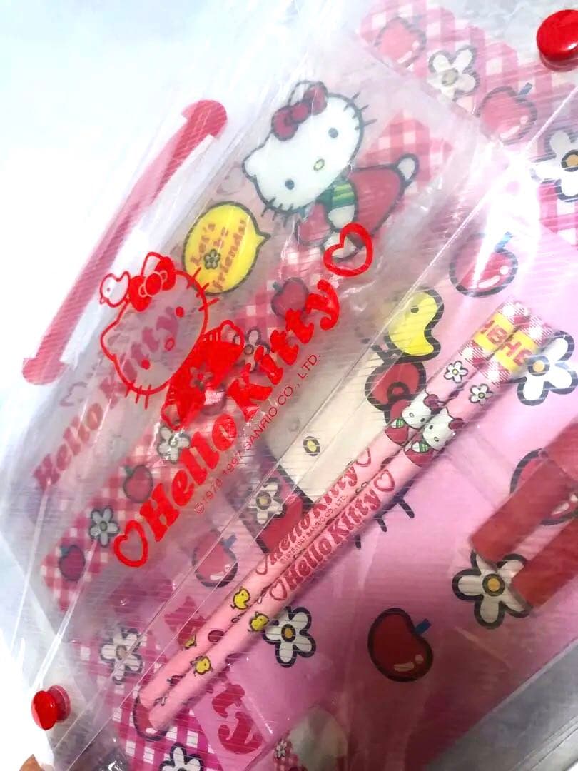 サンリオ　ハローキティ♡1997 　レア　キティちゃん　ケース入り文房具セット
