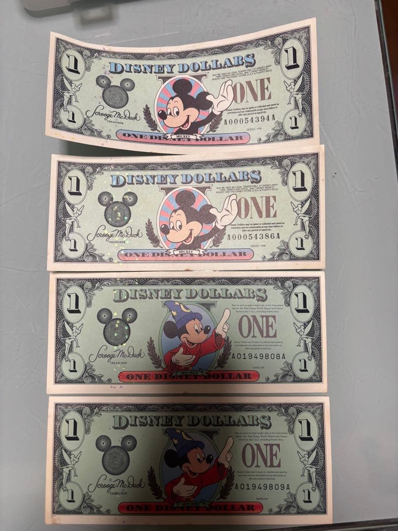 Disney Dollar ディズニー