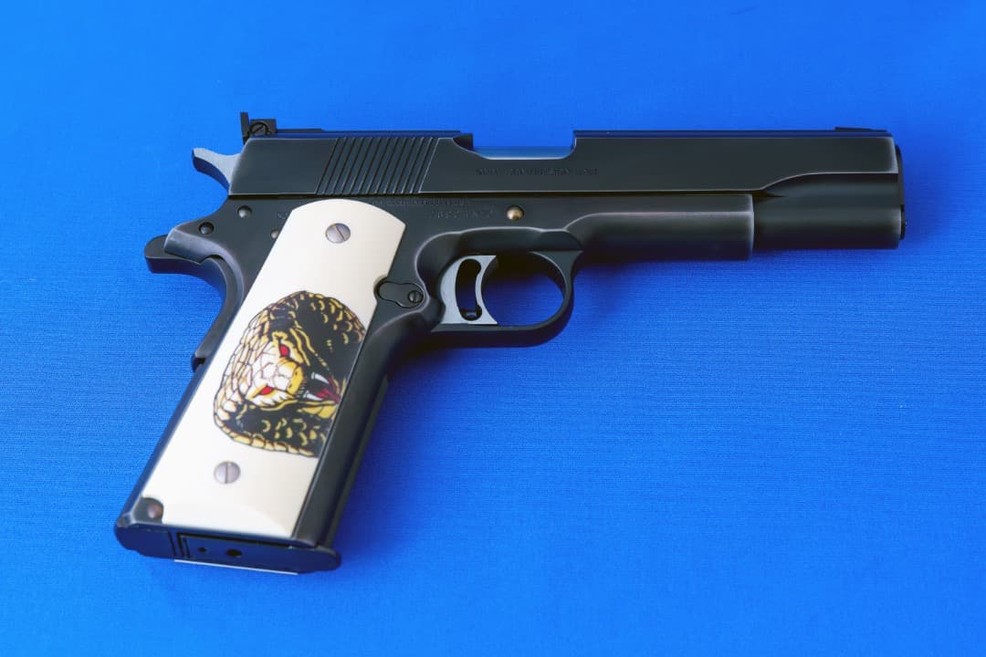 ウェスタンアームズ　コブラカスタム　スチールフィニッシュ