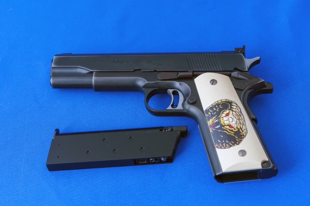 ウェスタンアームズ　コブラカスタム　スチールフィニッシュ