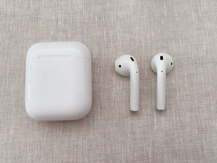ヘッドホン Apple AirPods dMV7N2J/A