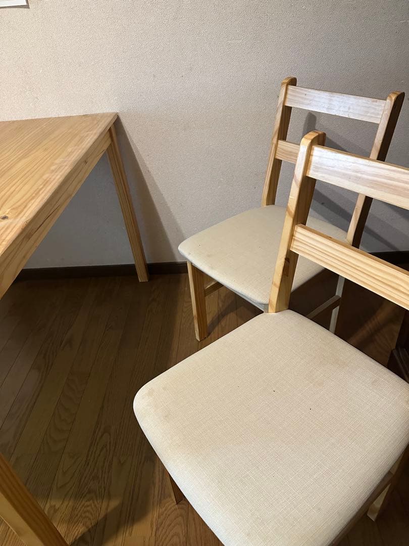 木製ダイニングテーブルと椅子セット