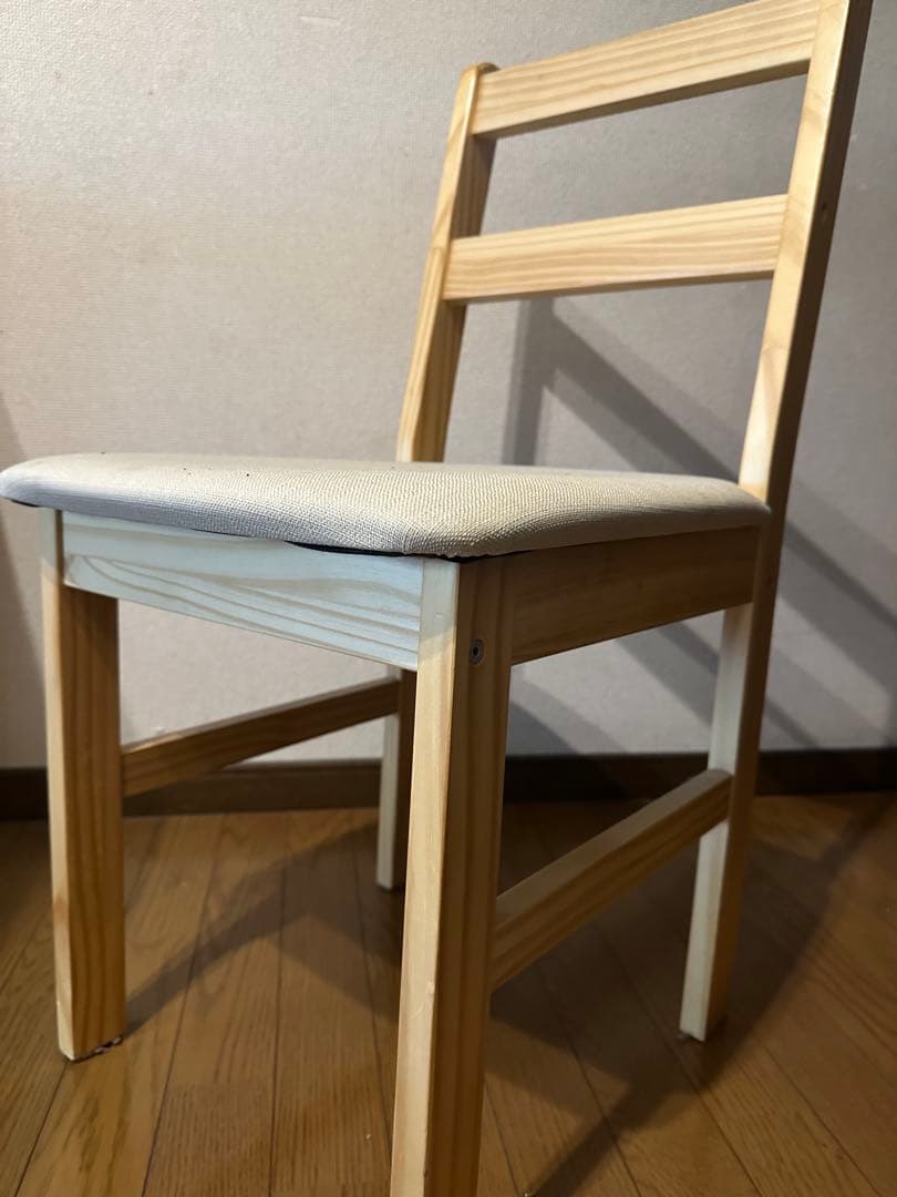 木製ダイニングテーブルと椅子セット