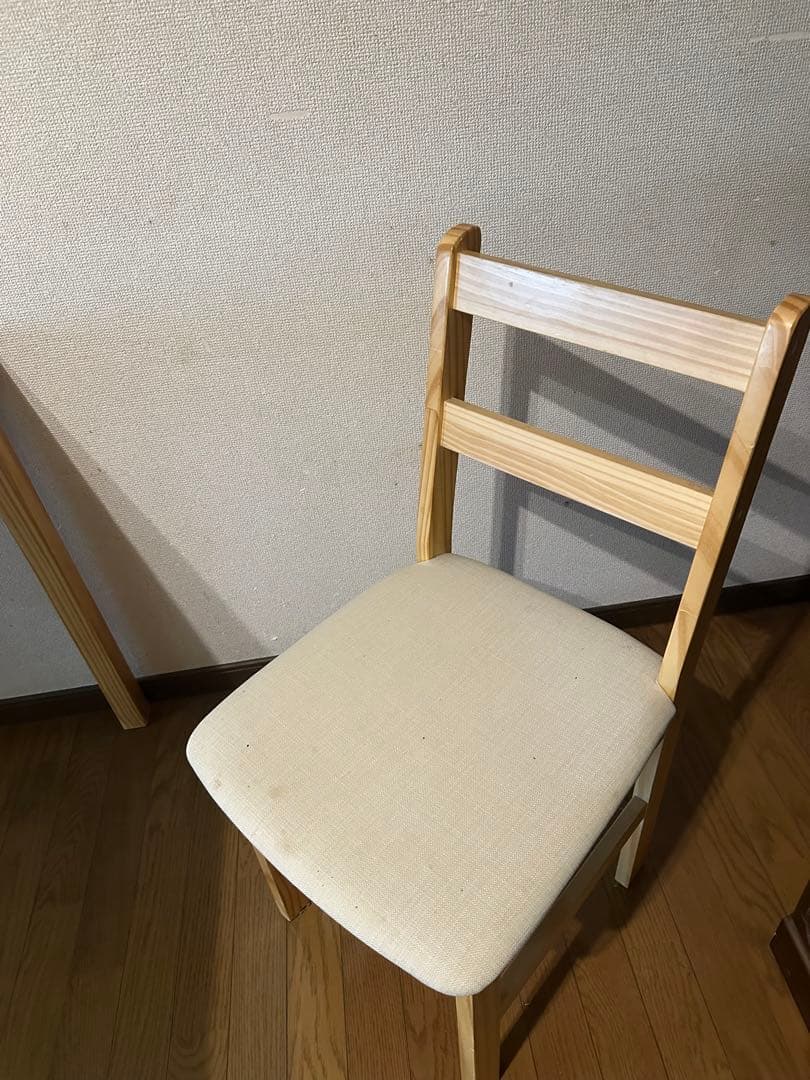 木製ダイニングテーブルと椅子セット