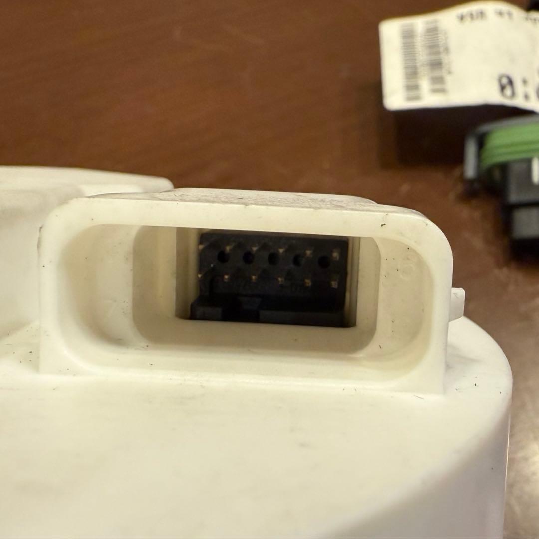 送料込み！美品！ハーレー　スピードメーター　74775−11