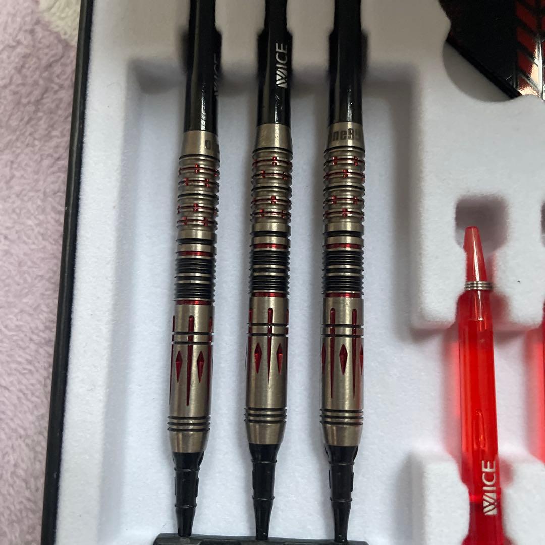 TEAM ONE80 YONG THANAWAT ダーツセット 23g