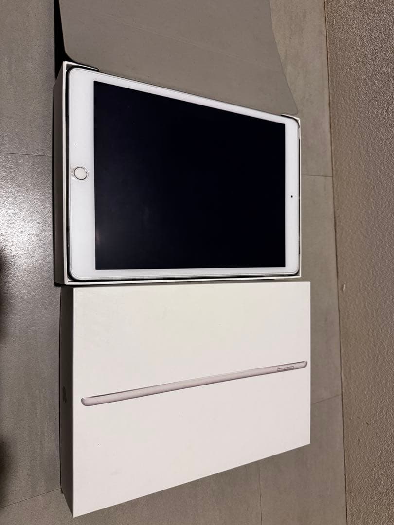 ipad8世代 32GB おまけ付き シルバー 10.2インチ