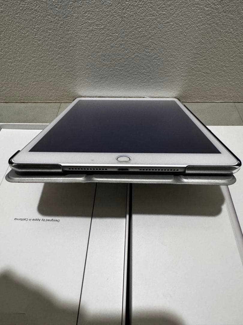 ipad8世代 32GB おまけ付き シルバー 10.2インチ