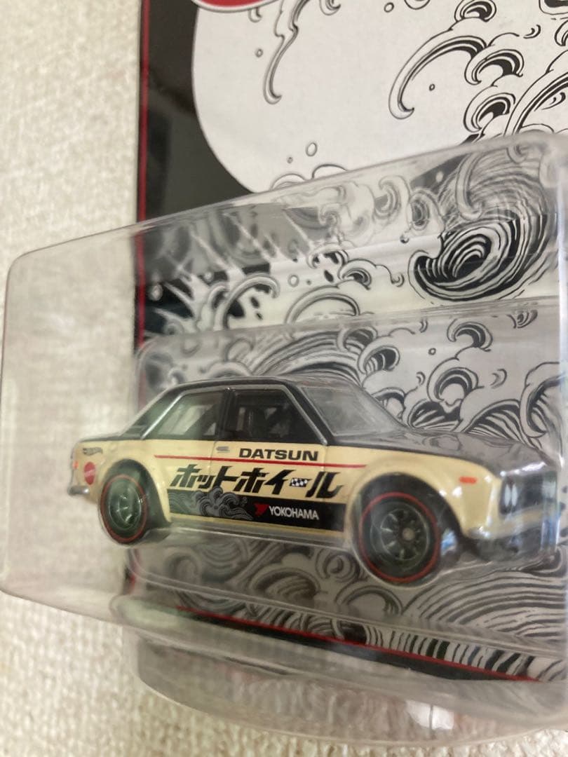 Hot Wheels DATSUN 2022年限定ミニカー ステッカー付き