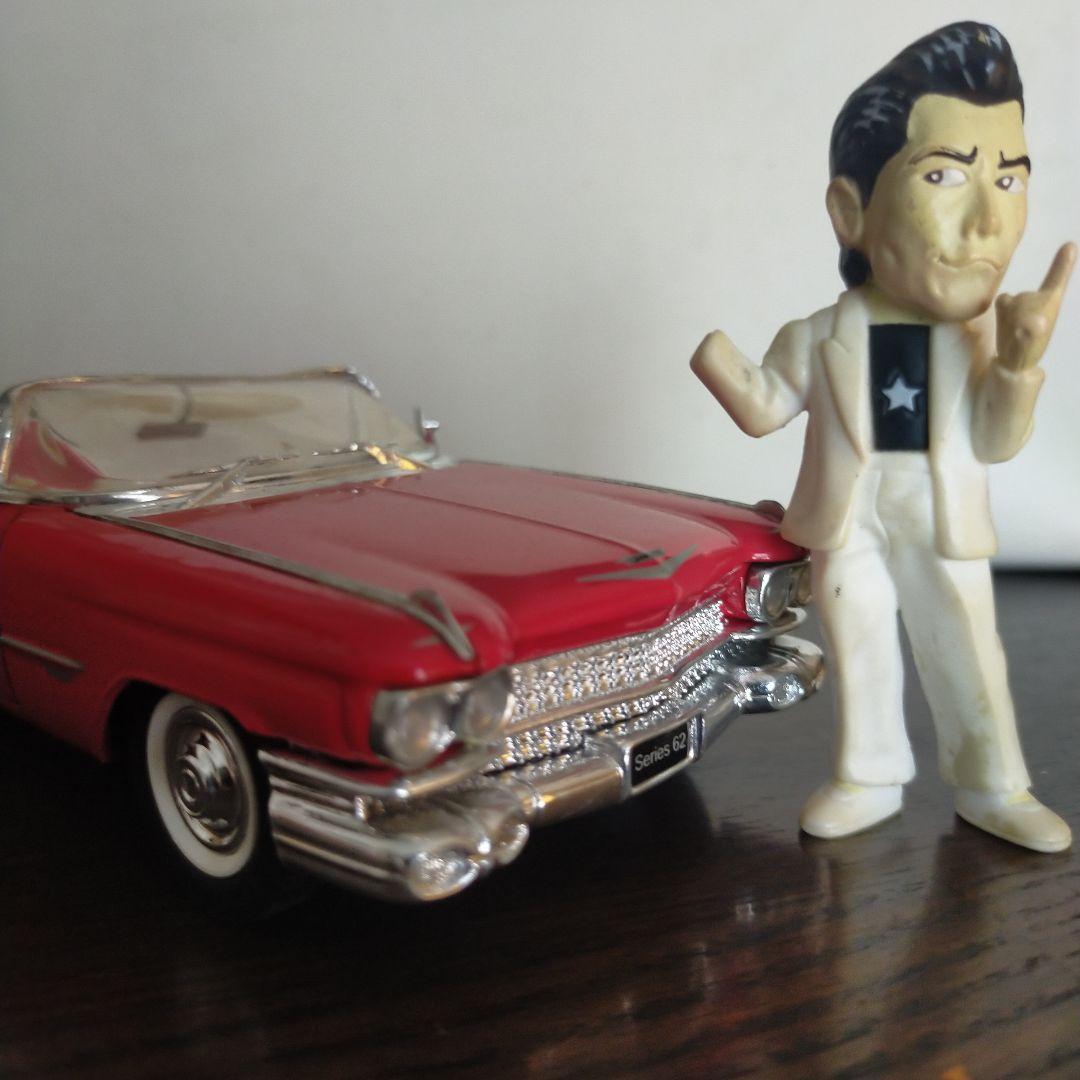 キャデラック エルドラドとフィギュア