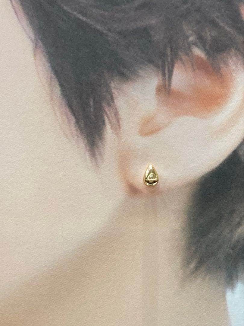 【新品未使用】K18 しずく型　地金ピアス