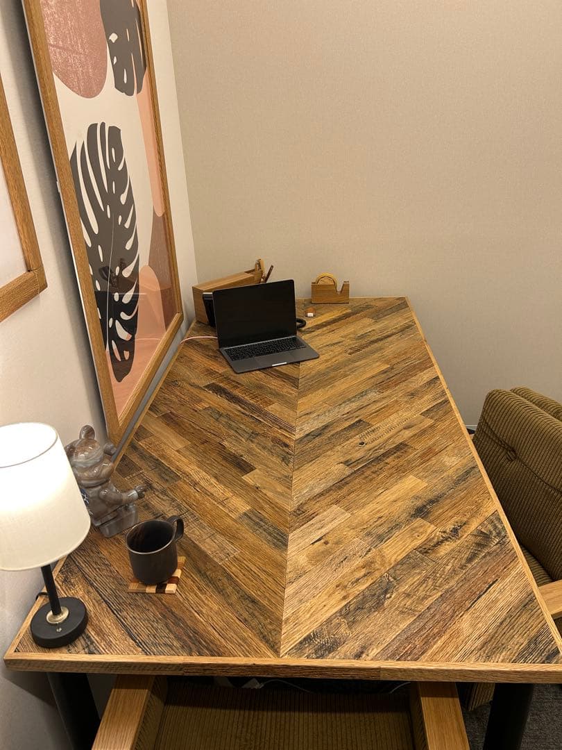 [美品/匿名配送]古材を使ったオシャレなオークヘリンボーンの大型の木製テーブル