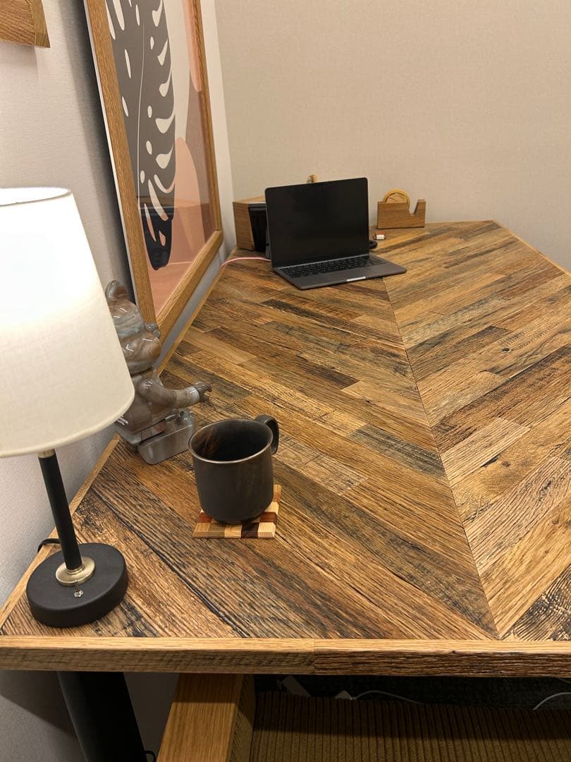 [美品/匿名配送]古材を使ったオシャレなオークヘリンボーンの大型の木製テーブル