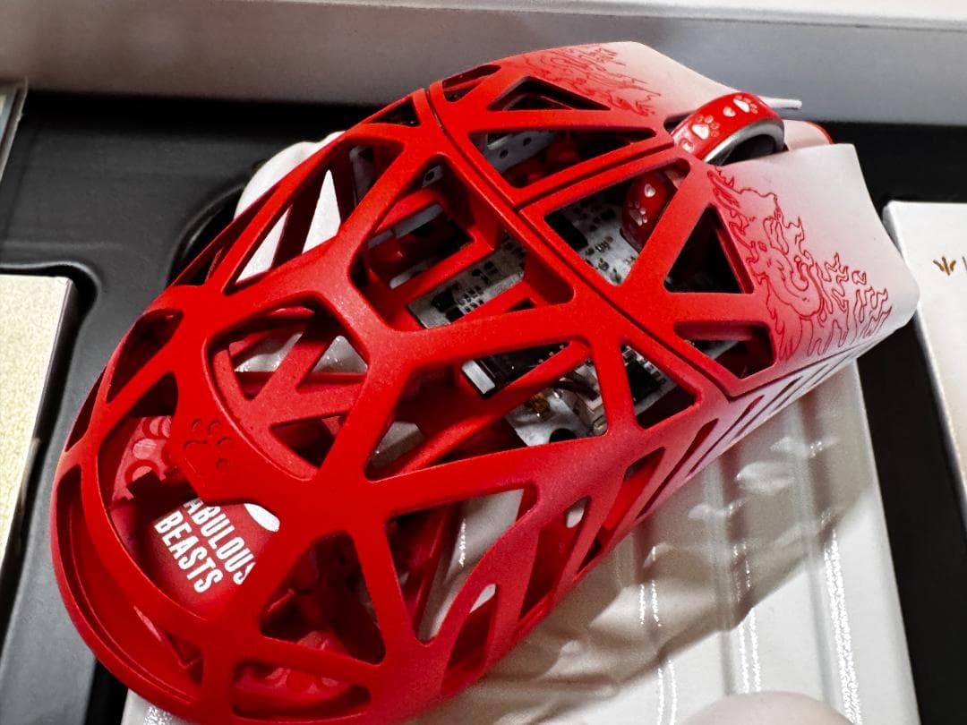 WLmouse Beast X Fabulous beastsコラボモデル