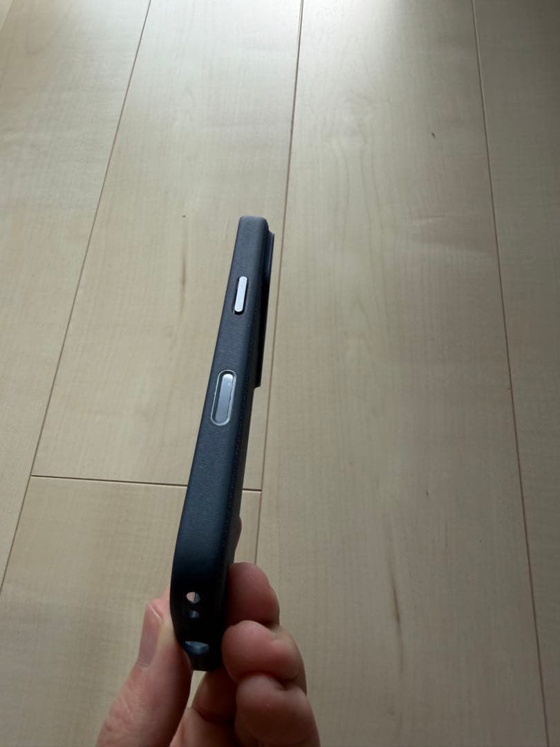 アイフォン17pro テックウーブンケース　紺色