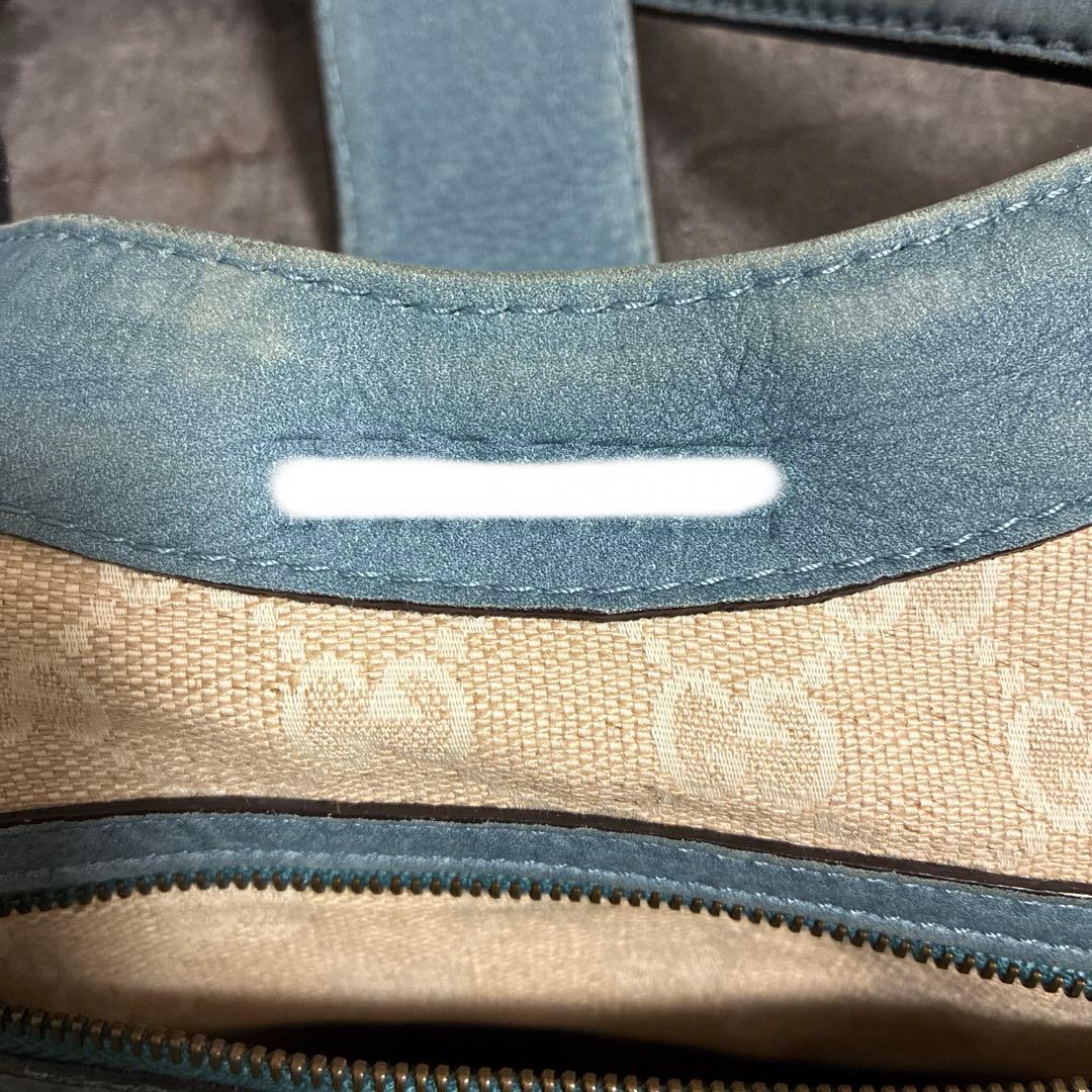 GUCCI レザー ソフトスティラップ A4収納可能