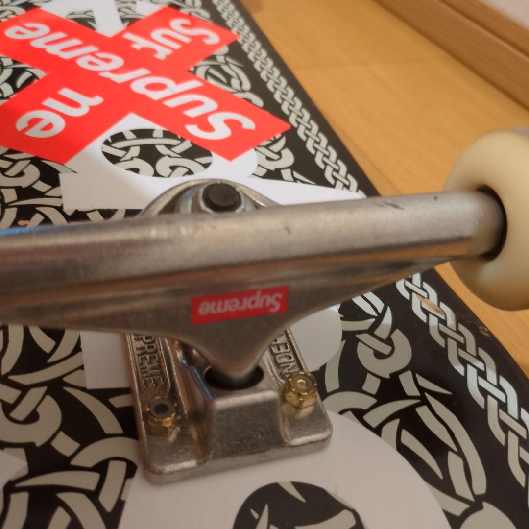 さいやまんsupreme コンプリート8.5インチスケートボード