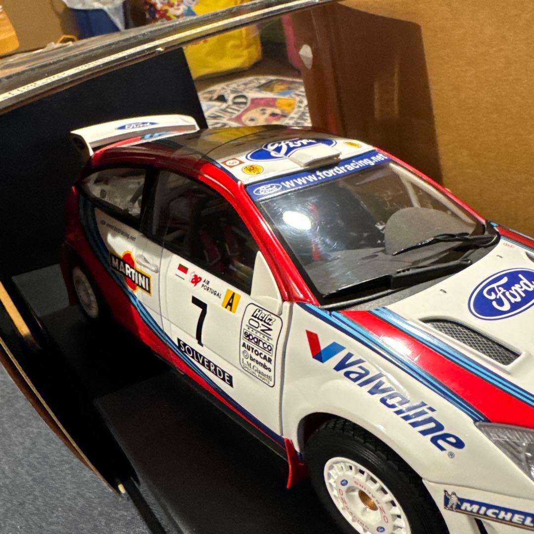 AUTOart Ford 1/18 スケールモデル