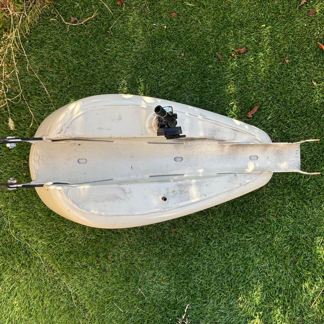 ⭐️ハーレー⭐️タンク　48? 約12L バルカンから取り外し