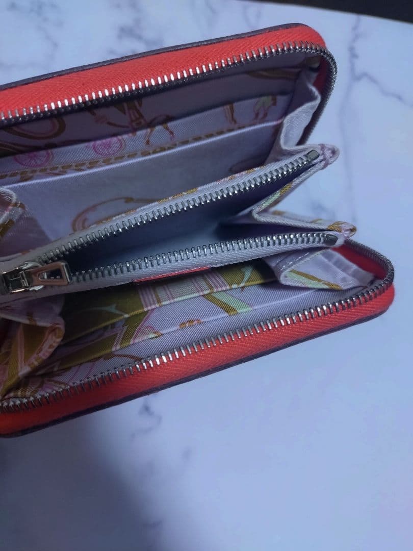 HERMES　シルクインコンパクト