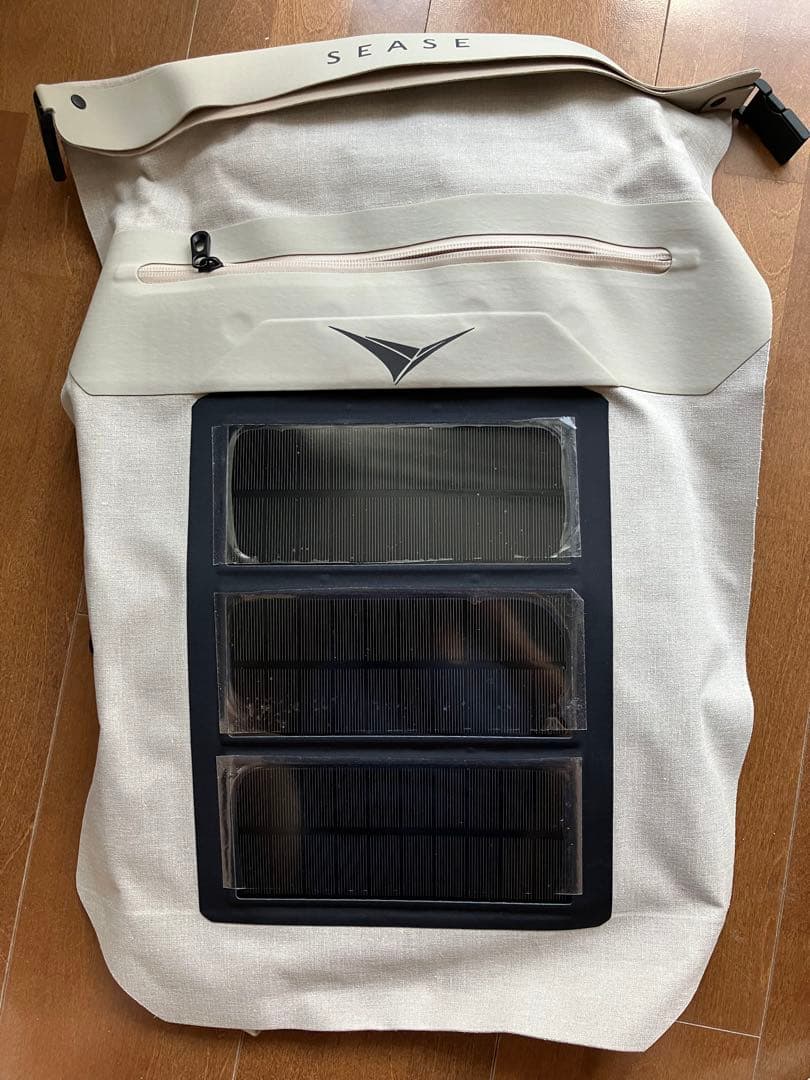 イタリアSEASE 大陽光発電 ソーラーチャージャー ミッションバックパック