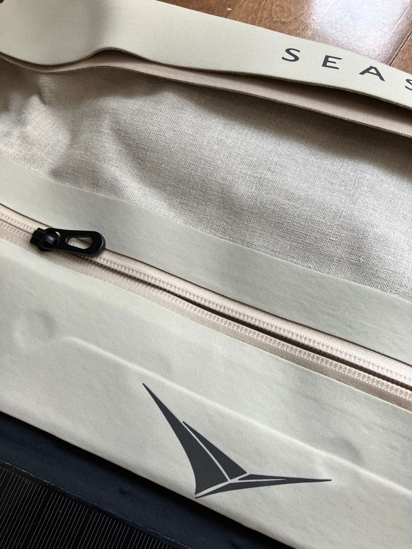 イタリアSEASE 大陽光発電 ソーラーチャージャー ミッションバックパック