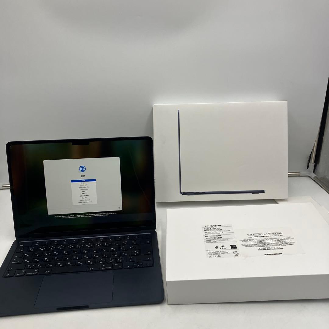 超美品　MacBook Air 2022_M2/8GB/256GB a2681