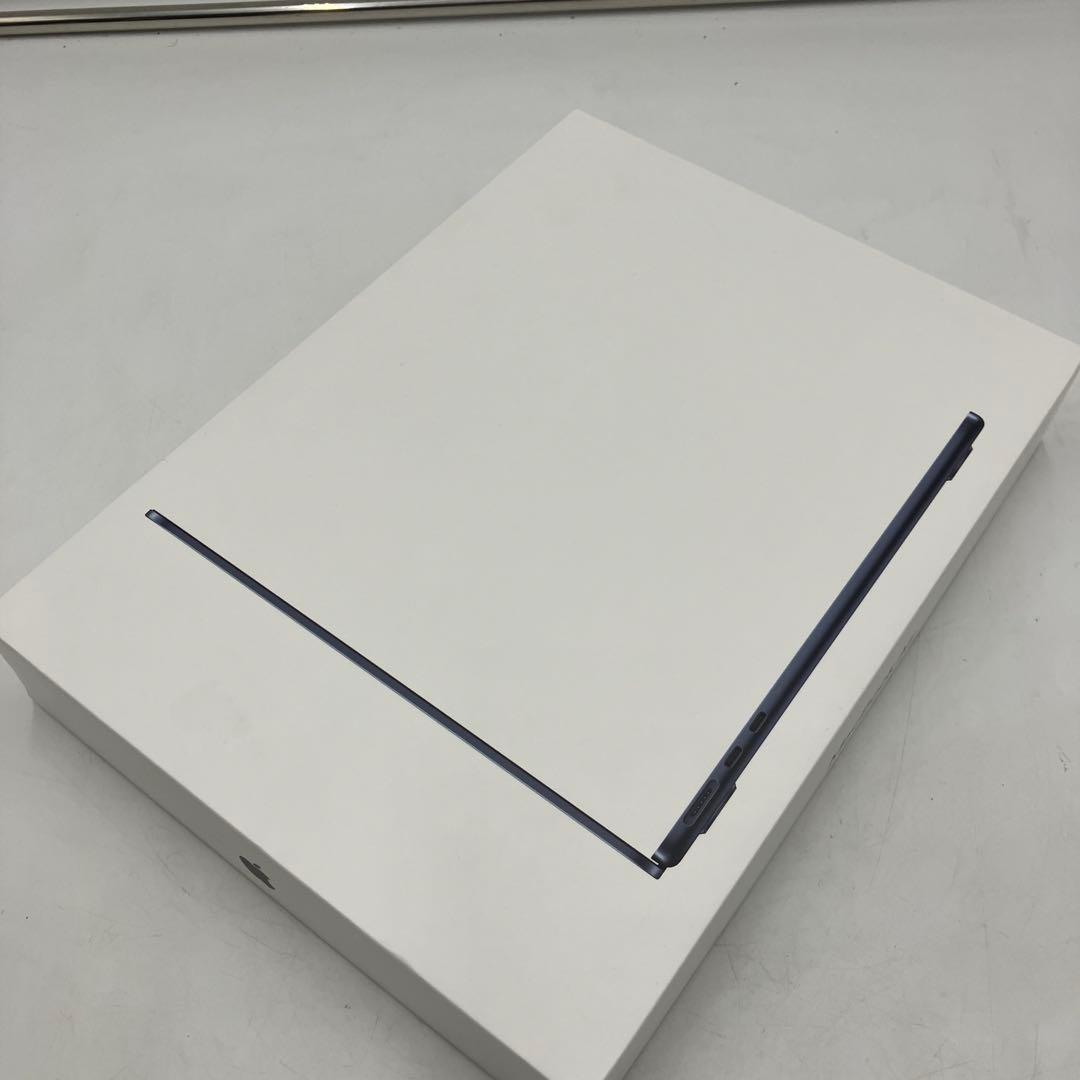 超美品　MacBook Air 2022_M2/8GB/256GB a2681