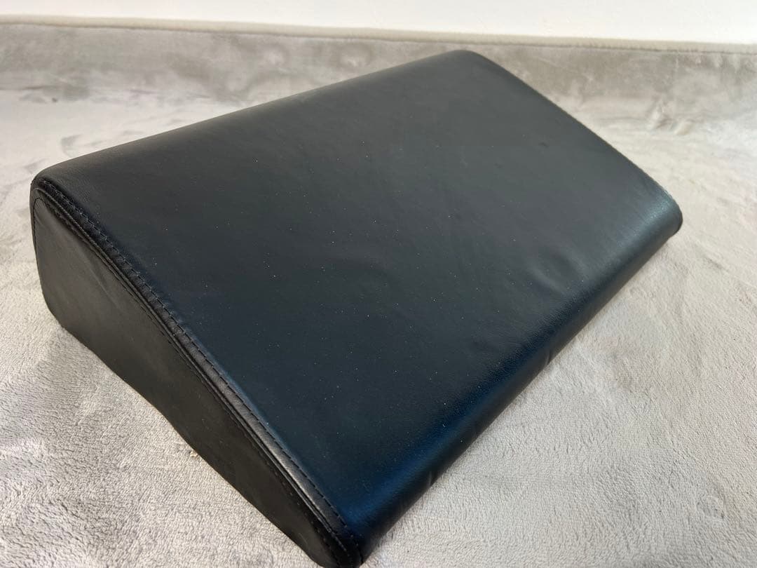 ハーマンミラー本革フットピロー