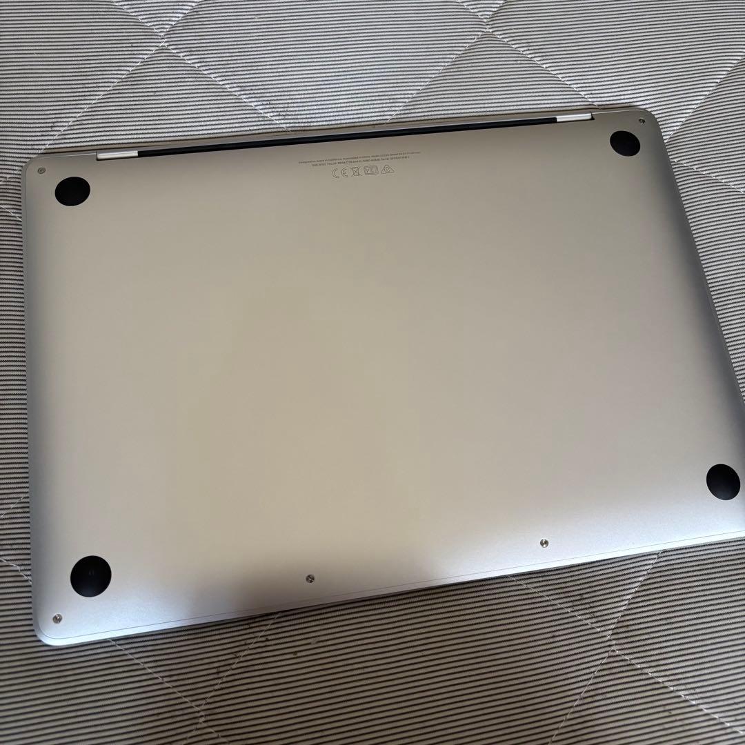 MacBook Pro 13インチ M2 2022 16GB 256GB