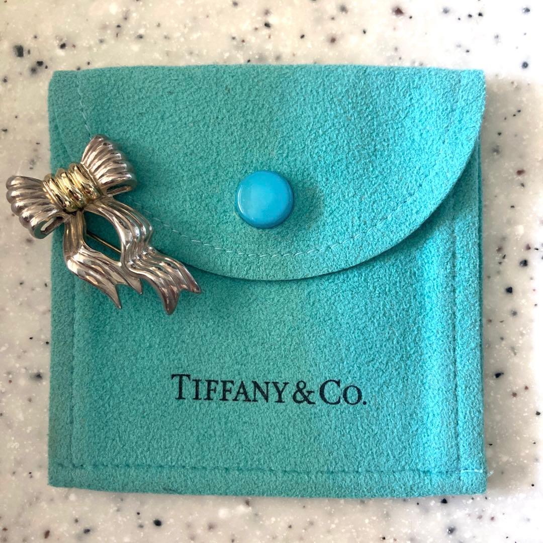 【Tiffany & Co. 】ブローチ　リボン　モチーフ　ピン　シルバー