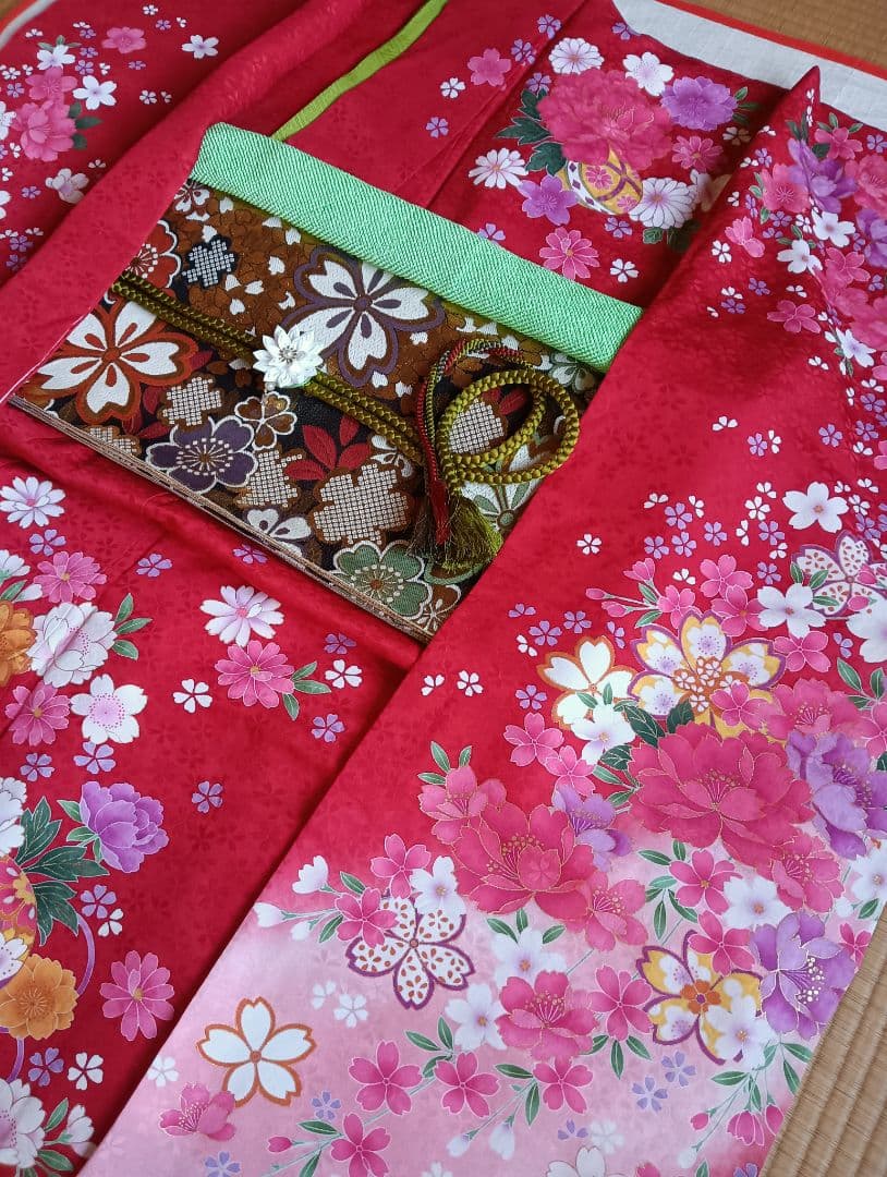 振袖フルセット　現代　華やか　やや小柄　正絹　金駒刺繍　赤　裄66