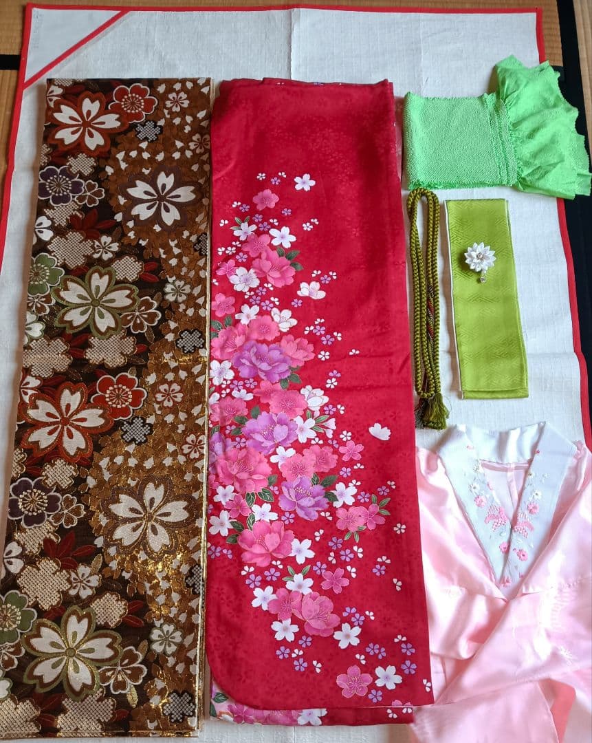 振袖フルセット　現代　華やか　やや小柄　正絹　金駒刺繍　赤　裄66