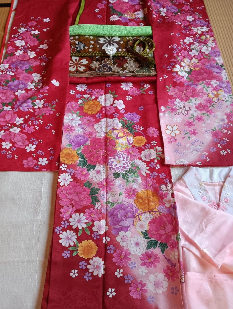 振袖フルセット　現代　華やか　やや小柄　正絹　金駒刺繍　赤　裄66